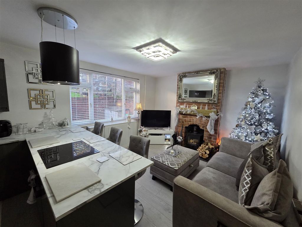 Property photo 3 of 13 20251219_091654.Jpg