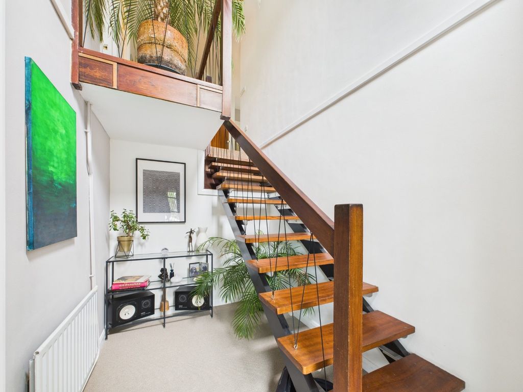 Property photo 2 of 13 4539722