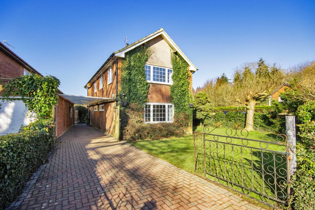Property photo 1 of 19 External