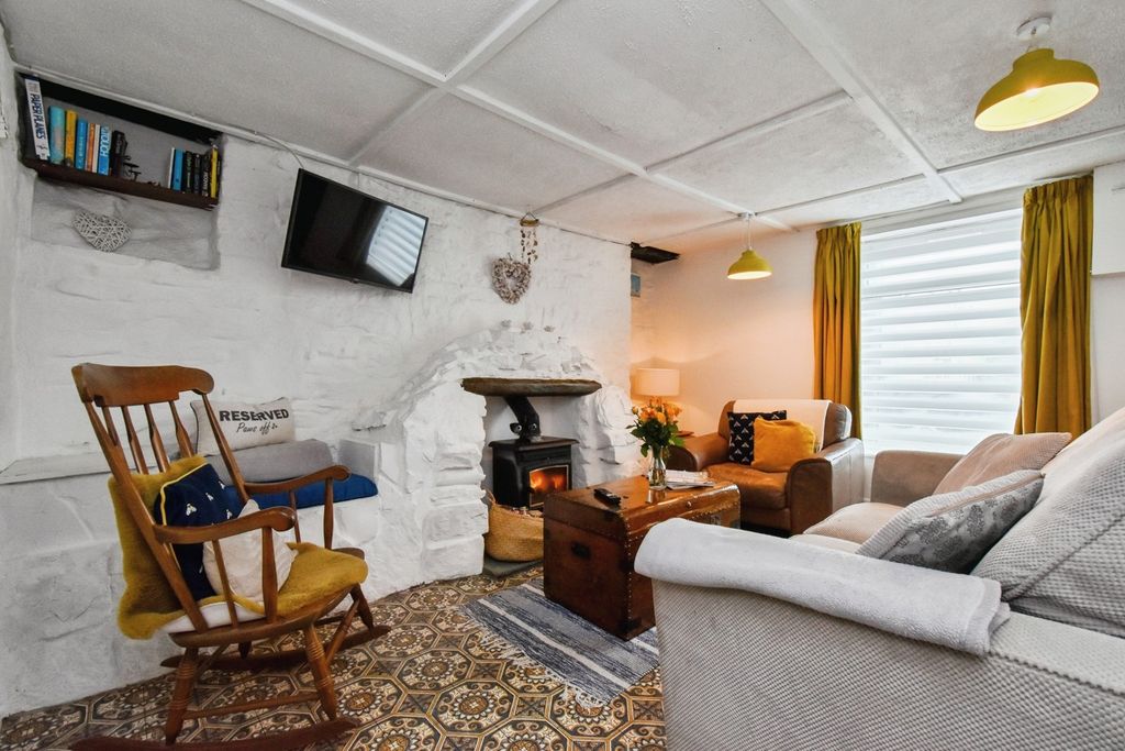 Property photo 1 of 18 Photo