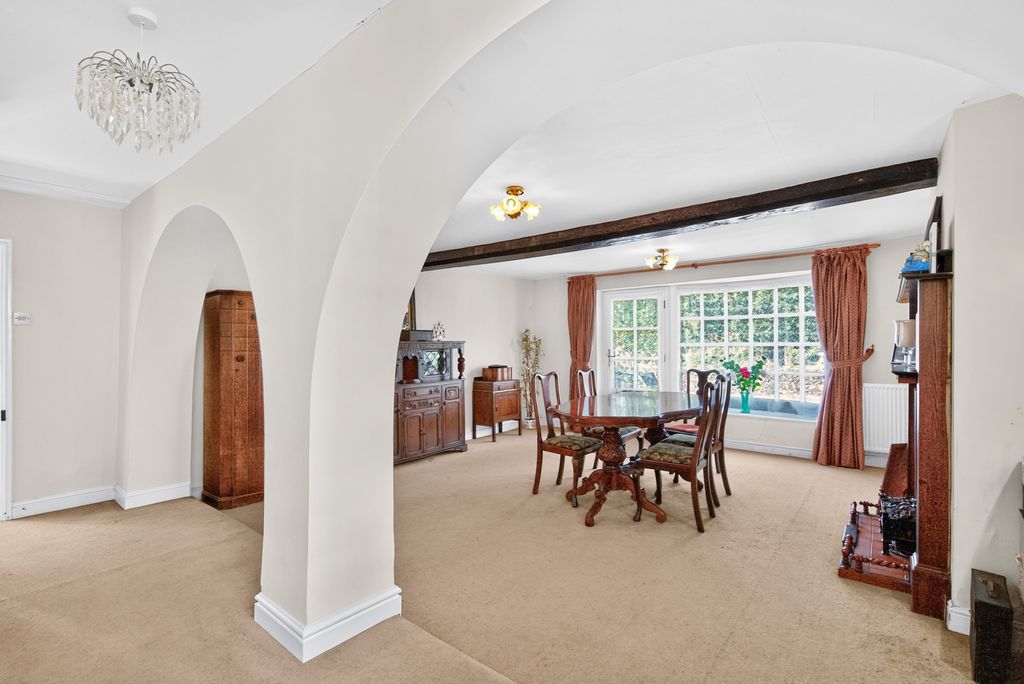 Property photo 2 of 31 Pbox-Img.Jpg