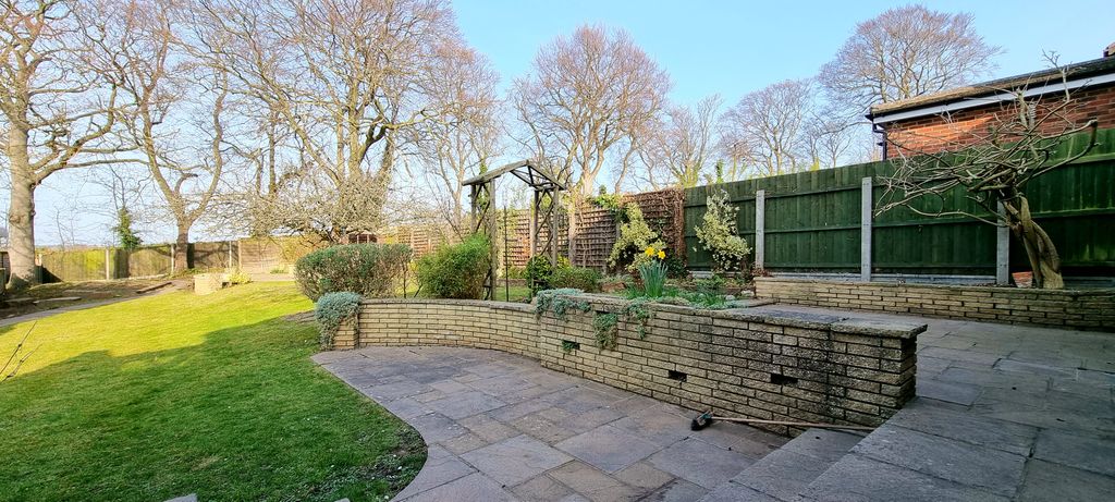 Property photo 3 of 21 Garden