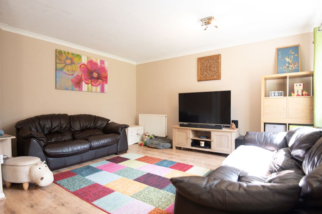 Property photo 2 of 18