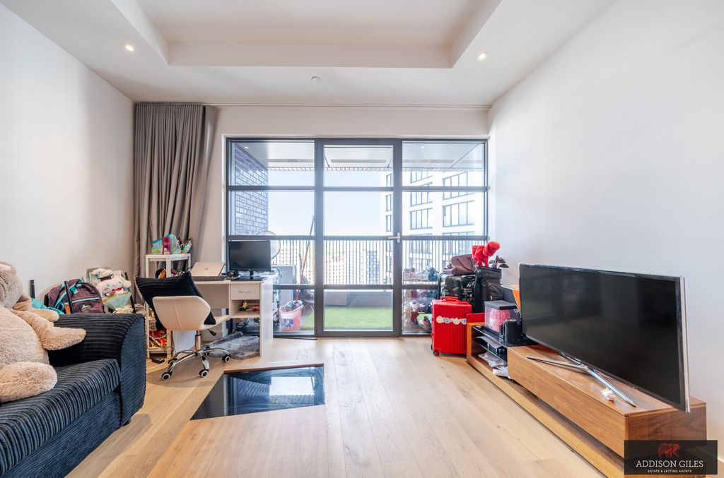 Property photo 3 of 21 Photo 7