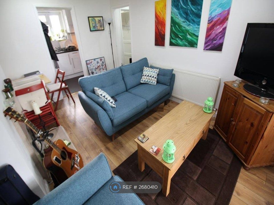 Property photo 1 of 12 Lounge