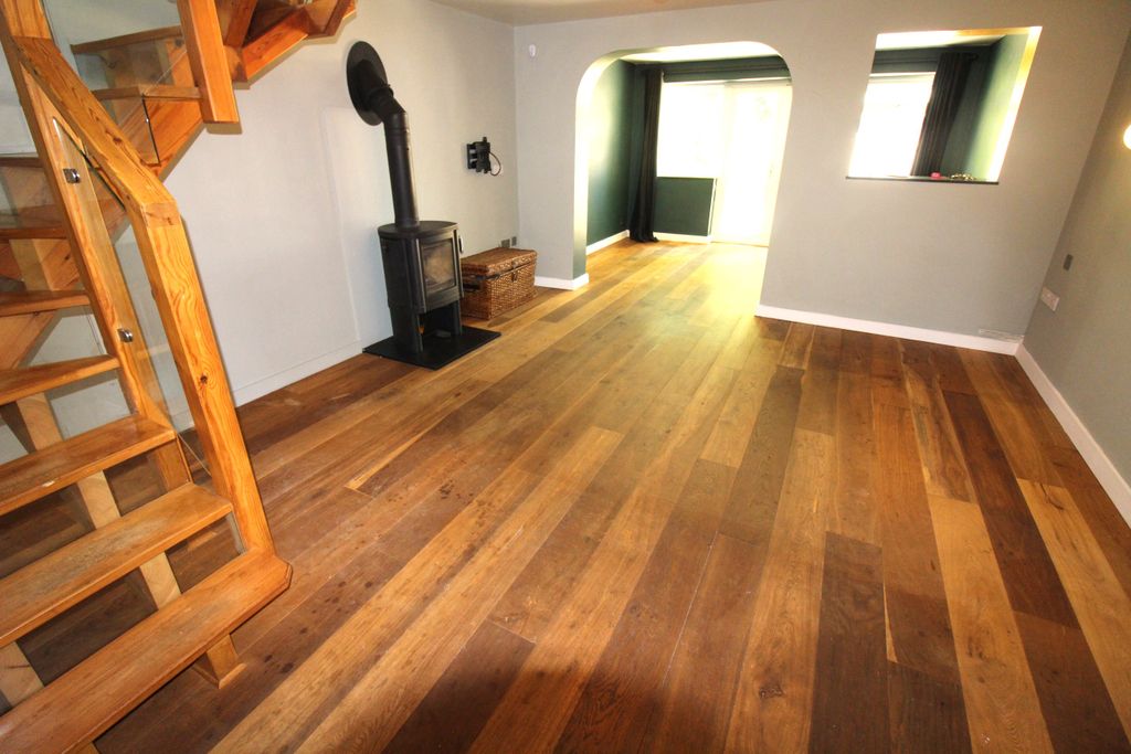 Property photo 2 of 13
