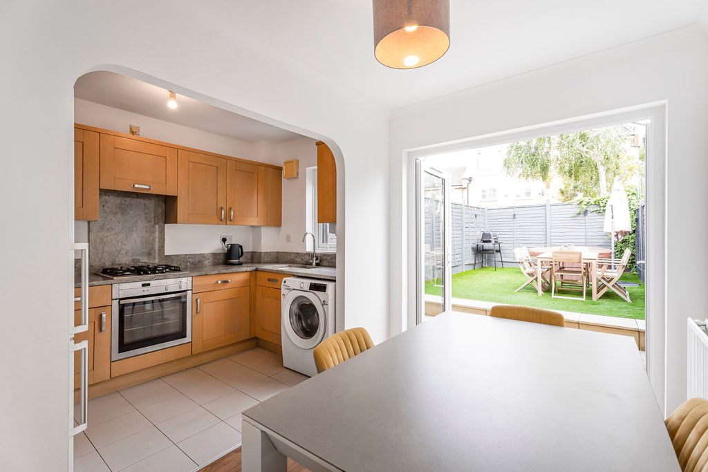 Property photo 3 of 17 Kitchen/Diner