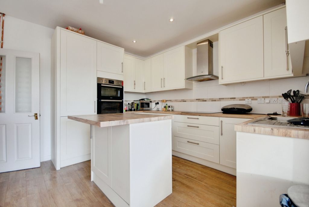 Property photo 3 of 14 Pbox-Img.Jpg