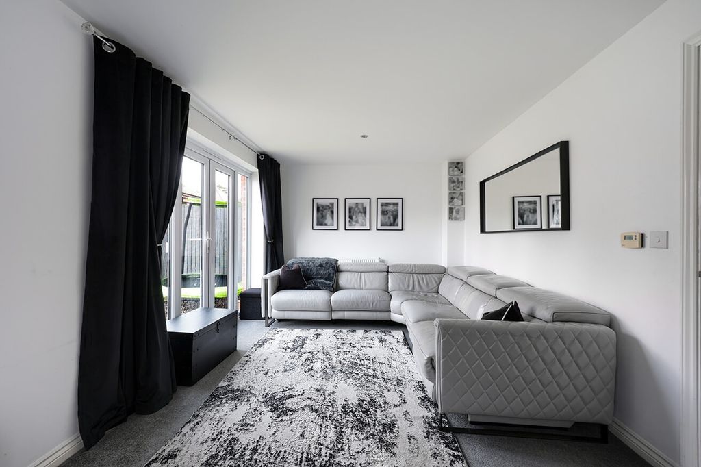 Property photo 2 of 20 4790243