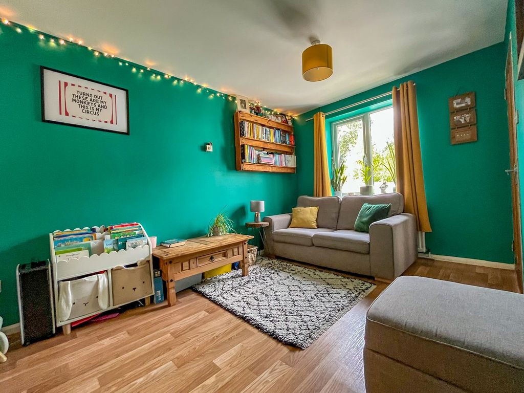 Property photo 3 of 11