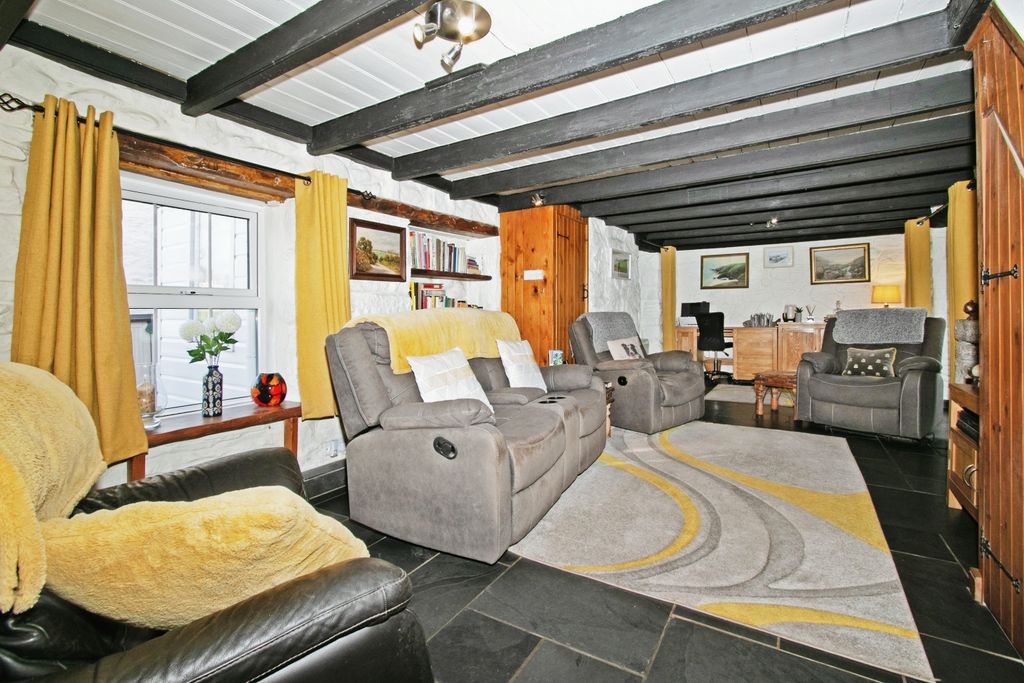 Property photo 3 of 19 Photography