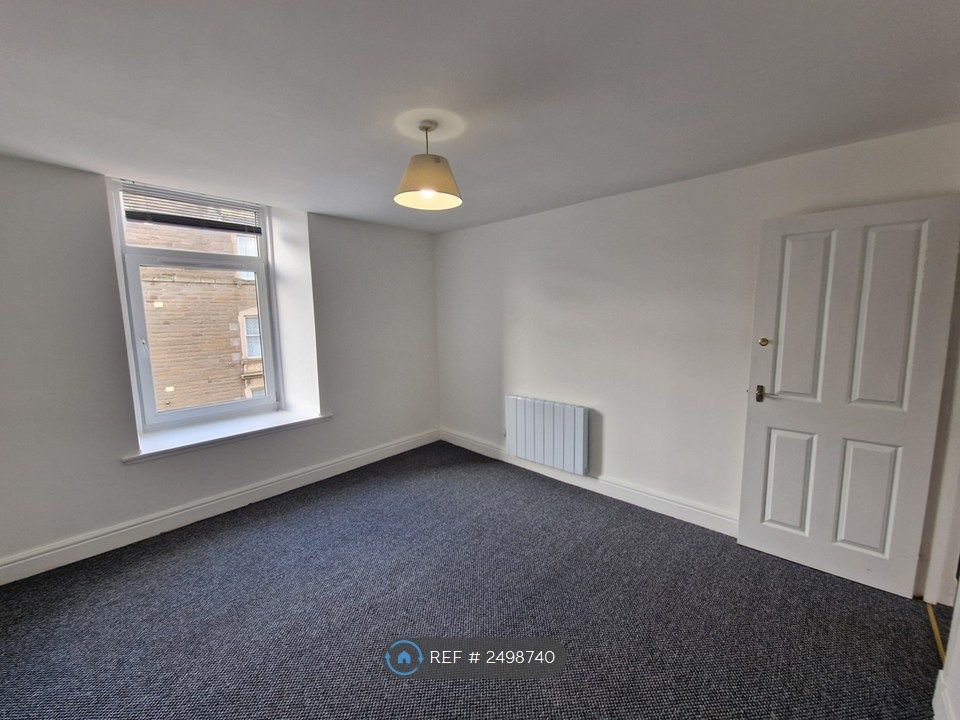 Property photo 3 of 10 Bedroom 1