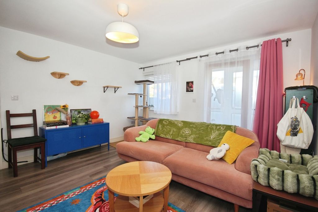 Property photo 3 of 12 Pbox-Img.Jpg