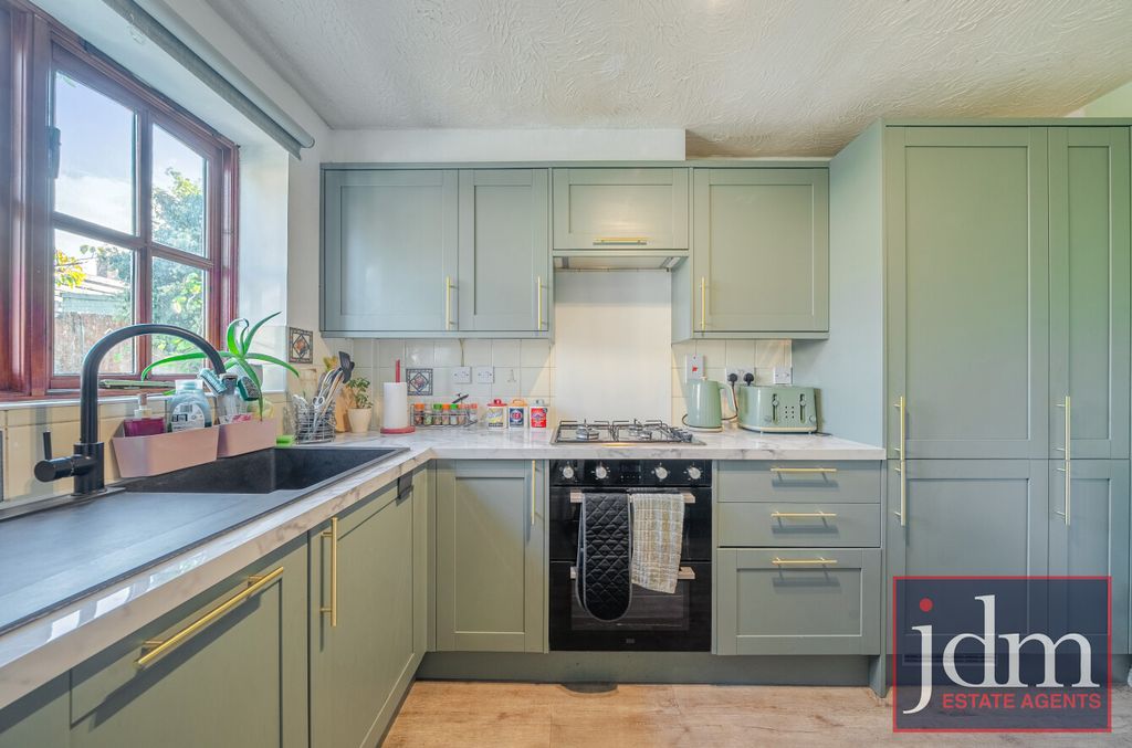 Property photo 2 of 11 c9A1Db9c-Cb06-409...
