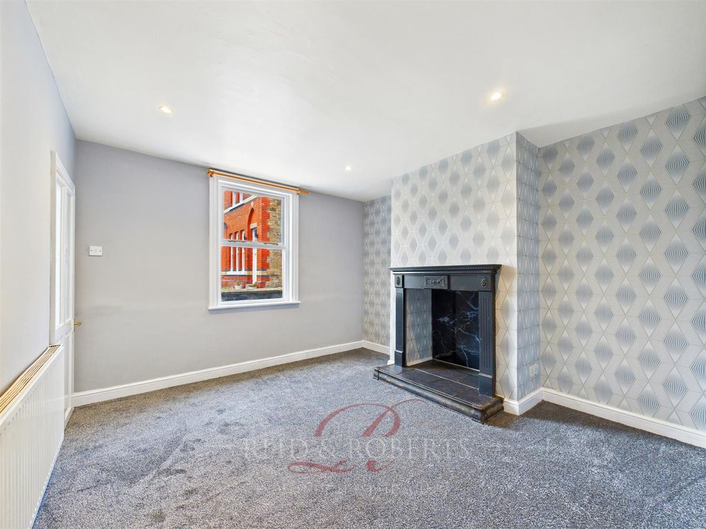 Property photo 3 of 15 Cam05148G0-Pr0058-Still018.Jpg