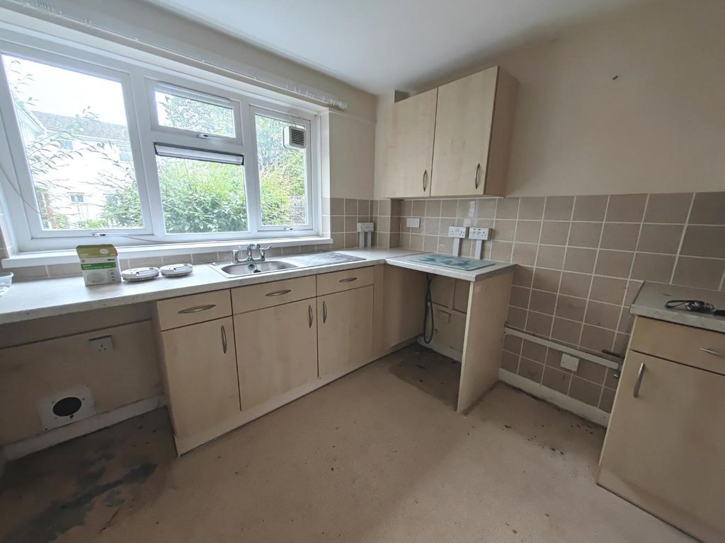 Property photo 3 of 8 1000002767.Jpg