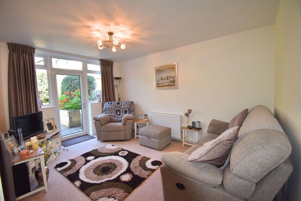 Property photo 3 of 19 Sitting Room