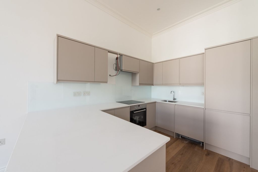 Property photo 3 of 9 Photo 03