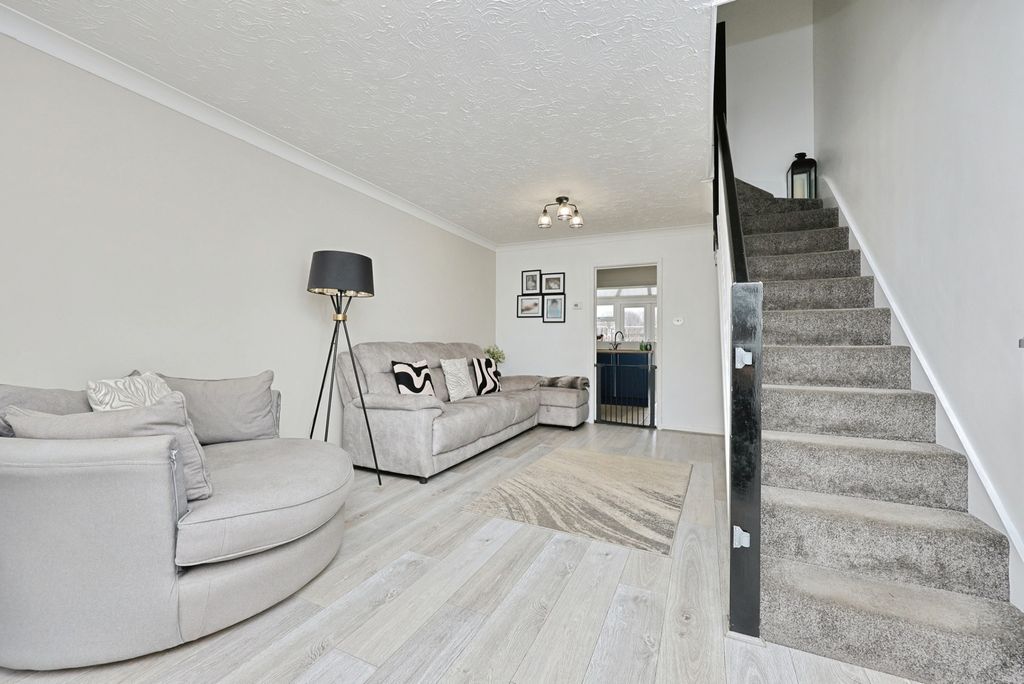 Property photo 2 of 15 Pbox-Img.Jpg