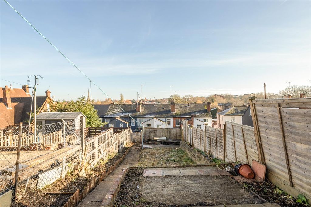 Property photo 3 of 22 1384948-23-6926Edaa53B14.Jpg