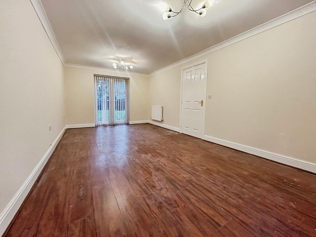 Property photo 3 of 14 Living Room