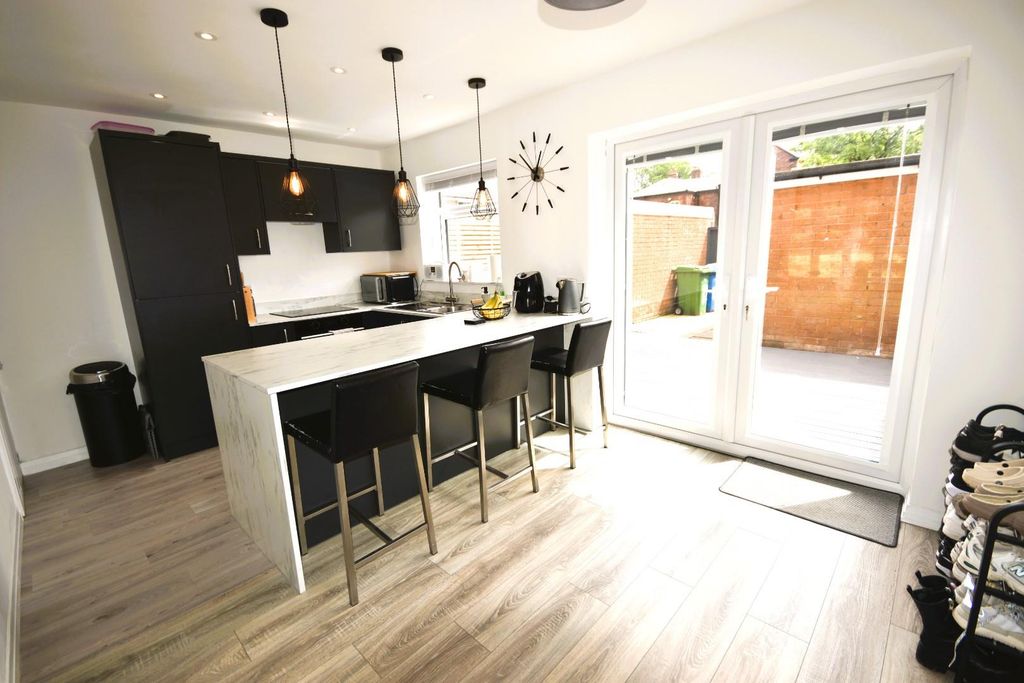 Property photo 2 of 34 Kitchen/Diner