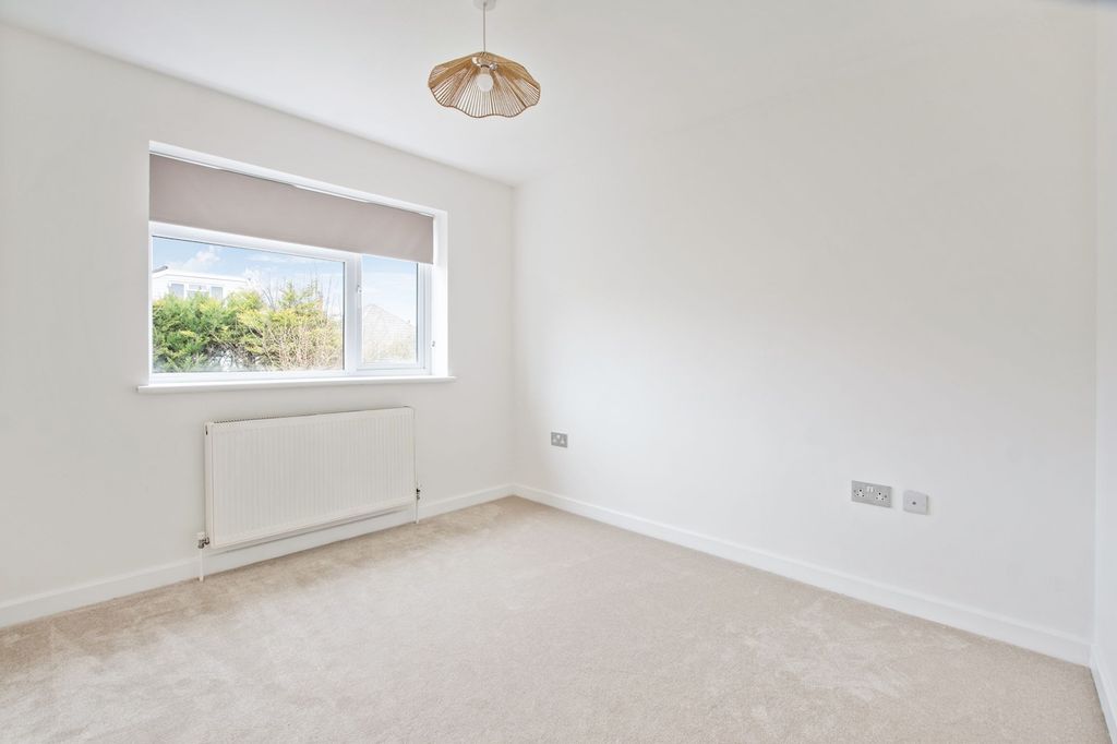 Property photo 3 of 17 Photo 19