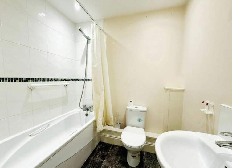 Property photo 3 of 5