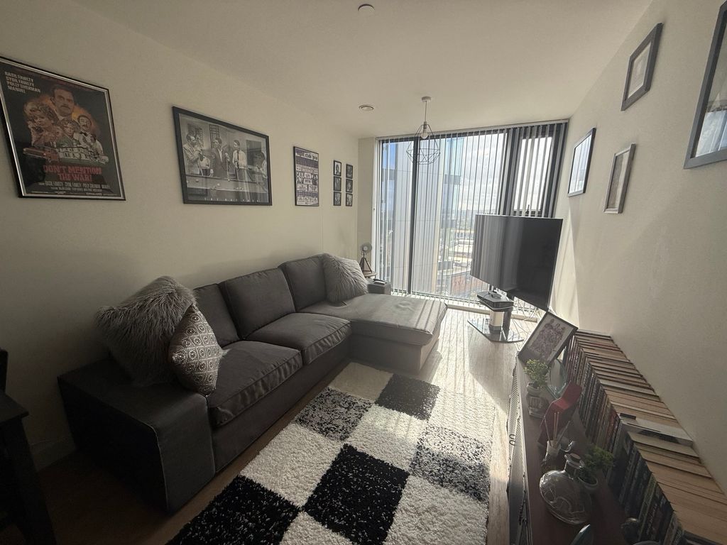 Property photo 3 of 10 Img_9882