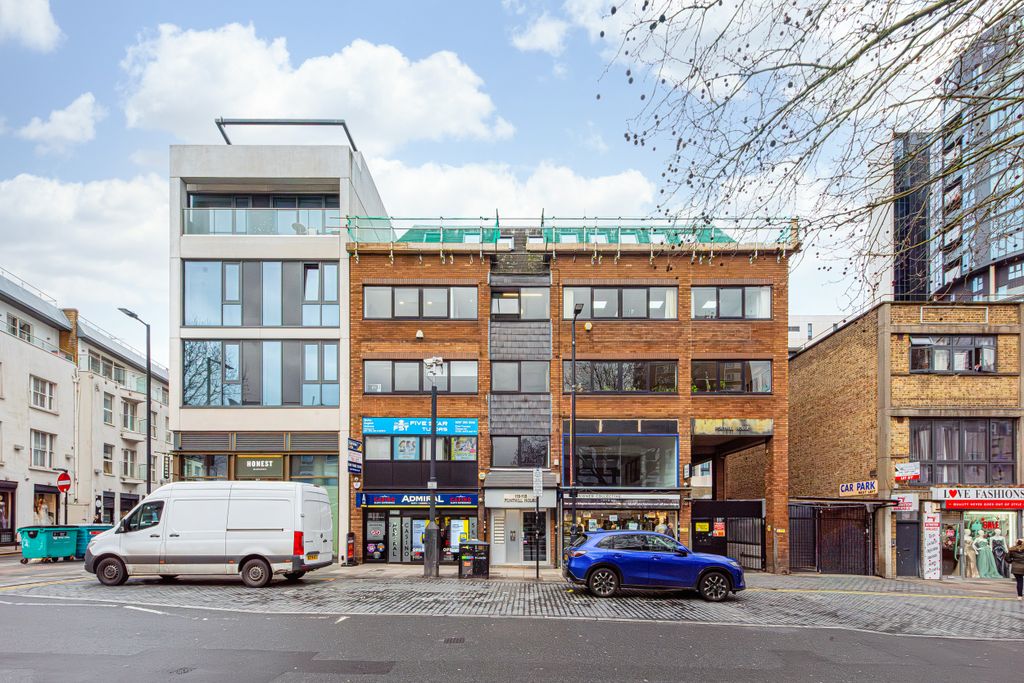 Property photo 2 of 18 Fonthill Road 113-115-001