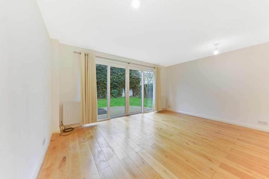 Property photo 2 of 8 Reception Room