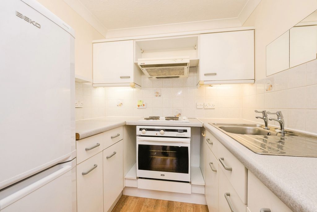 Property photo 2 of 14 Kitchen