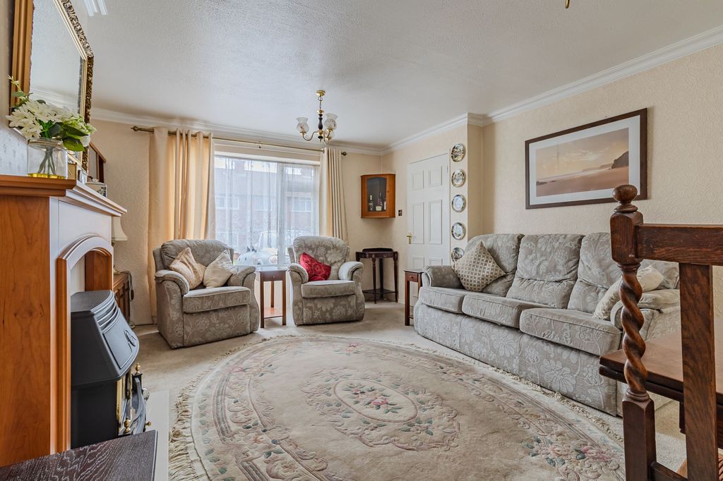 Property photo 3 of 13