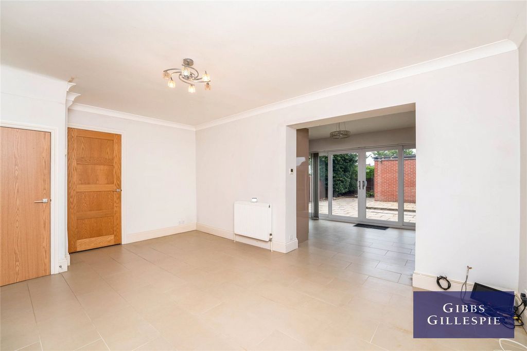 Property photo 3 of 14 4