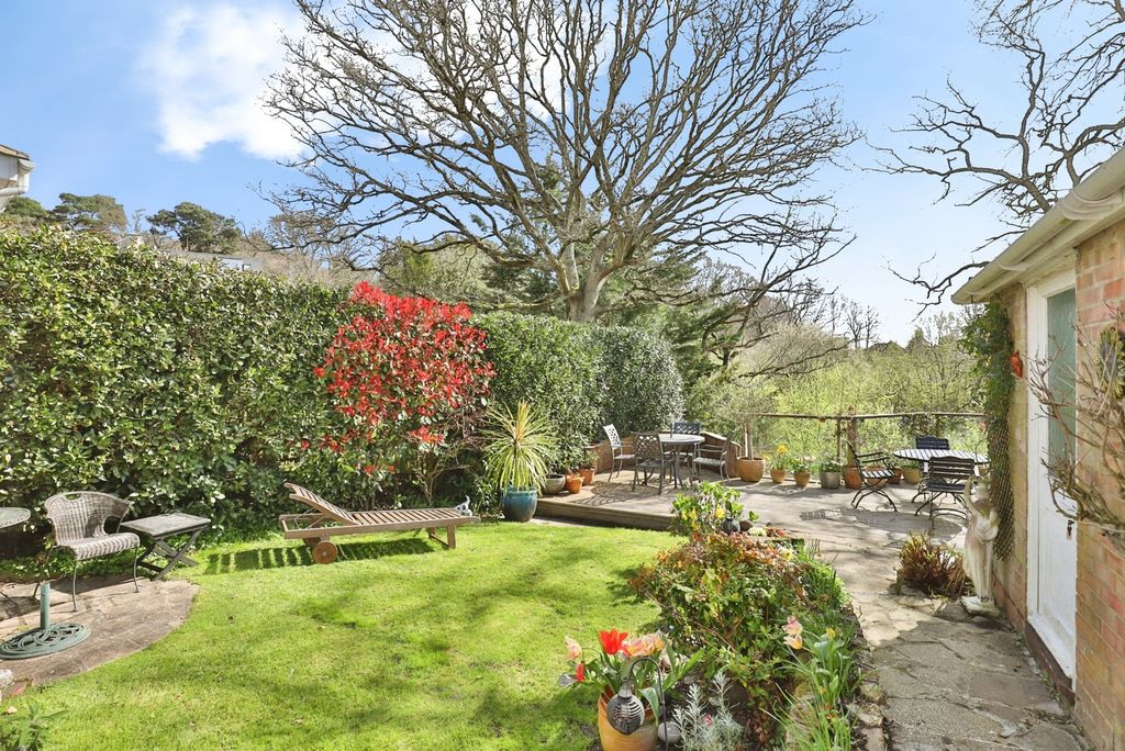 Property photo 2 of 23 Garden