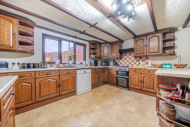 Property photo 2 of 20 Kitchen