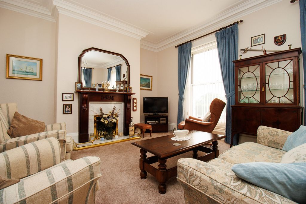 Property photo 3 of 12