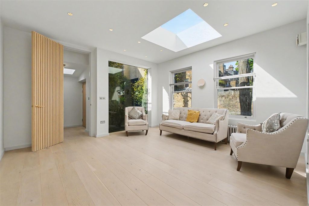Property photo 3 of 12 3.Jpg