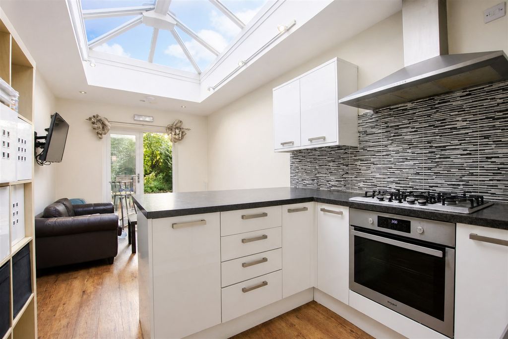 Property photo 3 of 13 Approach