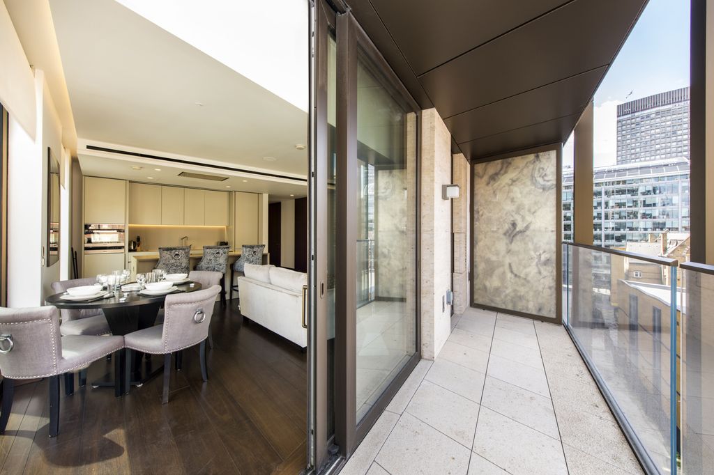 Property photo 3 of 8