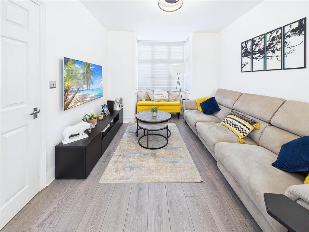 Property photo 2 of 24