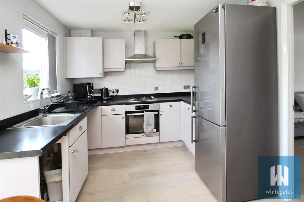 Property photo 2 of 11 Picture No. 21