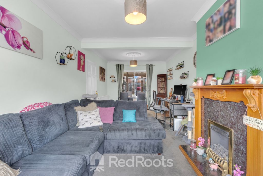 Property photo 3 of 17 4300573