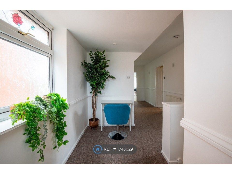 Property photo 3 of 35