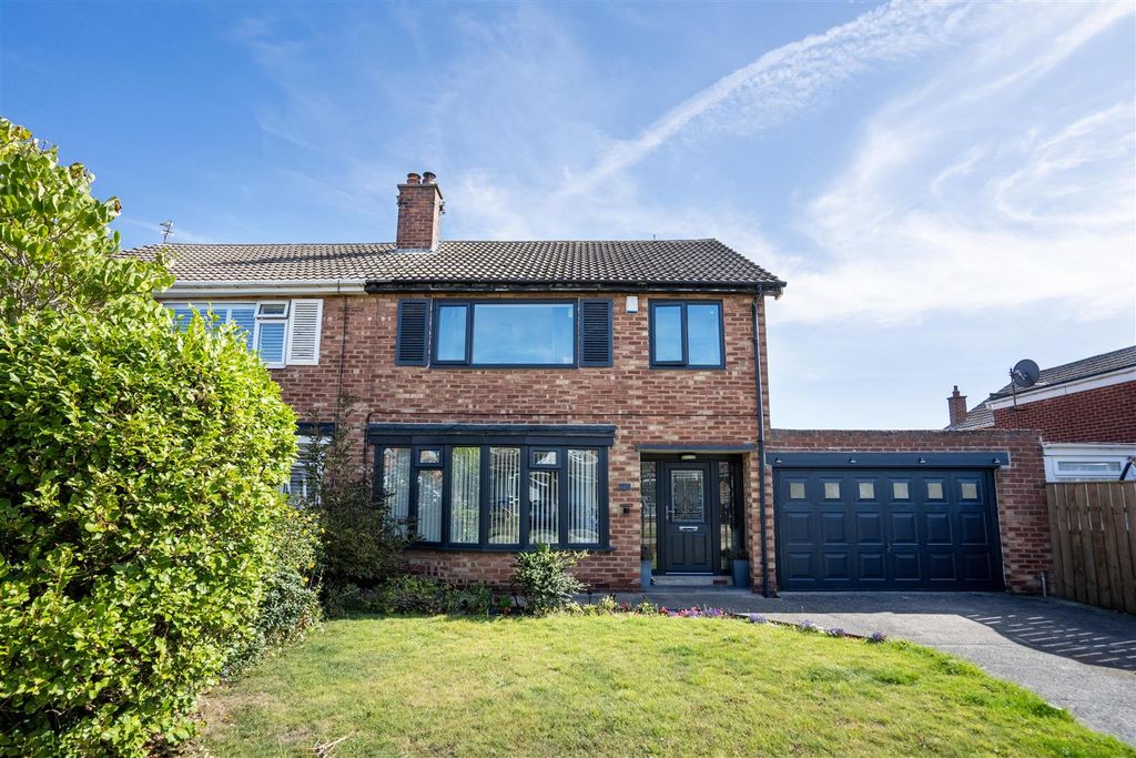 Property photo 1 of 10 External