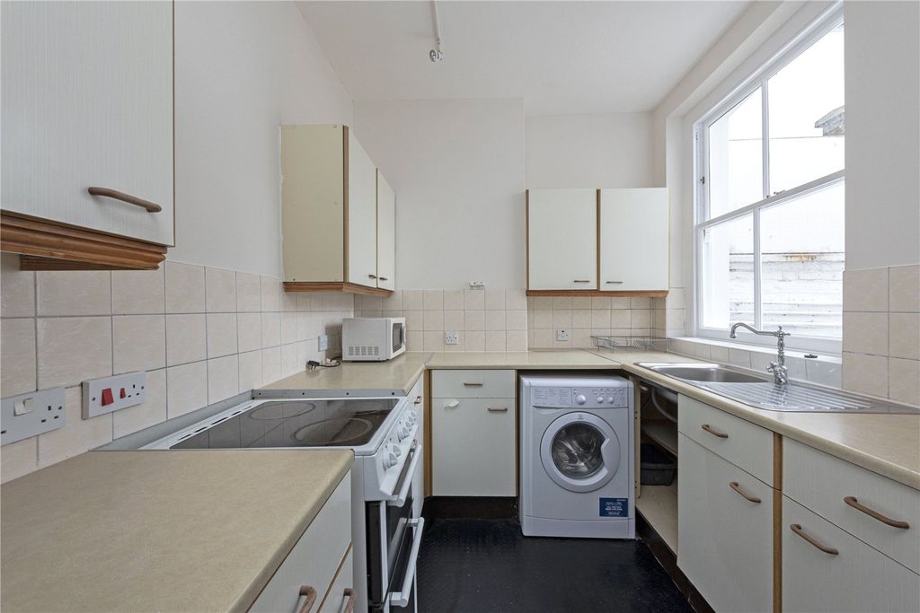 Property photo 2 of 6 Picture No. 06