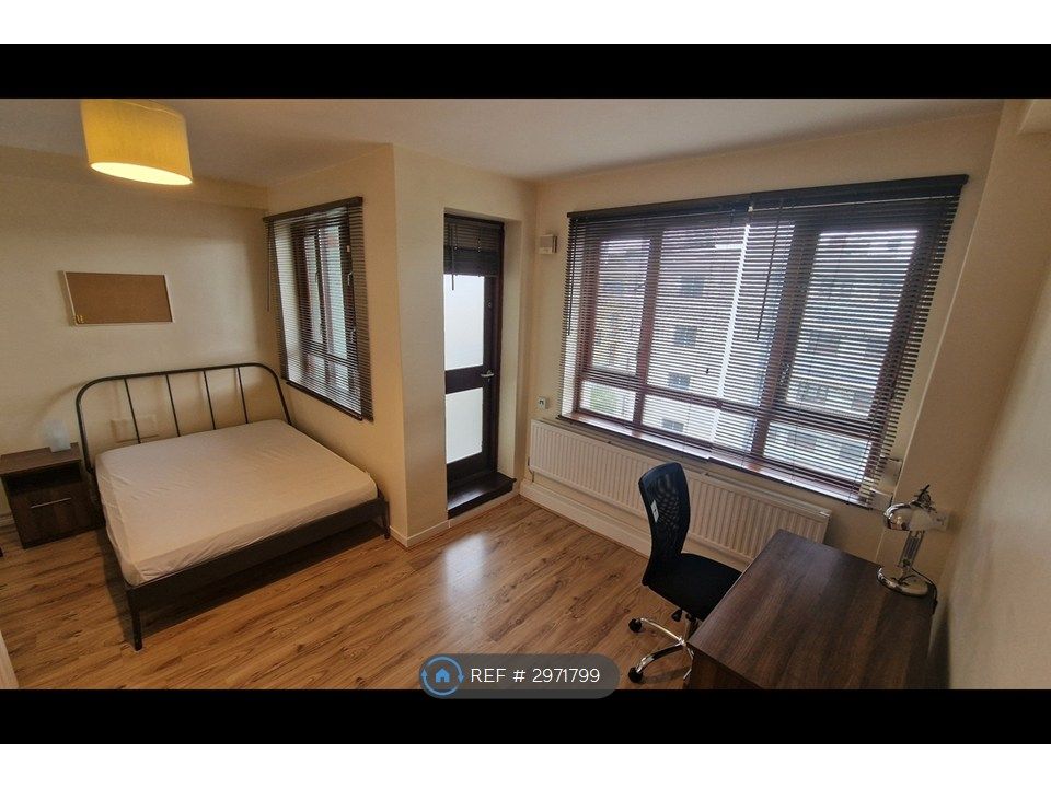 Property photo 2 of 11 Bedroom 1