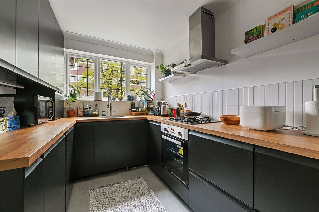 Property photo 3 of 27 Kitchen