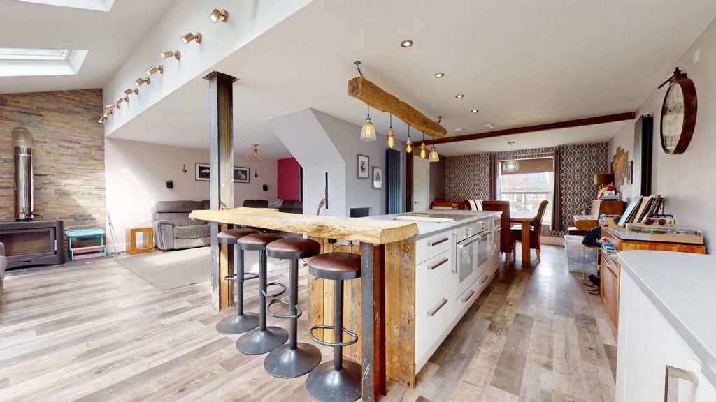 Property photo 2 of 34 4363112