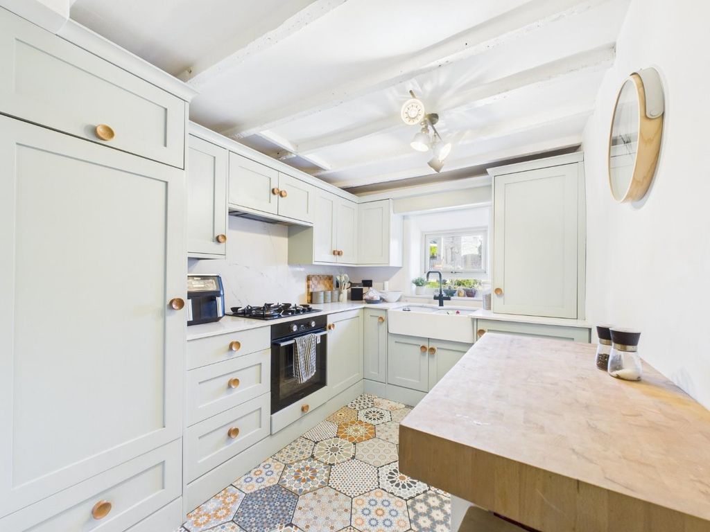 Property photo 2 of 17 Kitchen